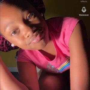 Meet your Posher, Javiana